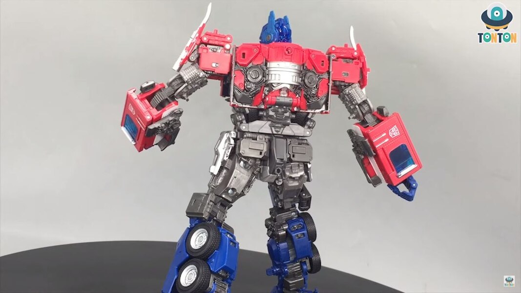 Transformers Masterpiece MPM 12 Optimus Prime  (33 of 43)